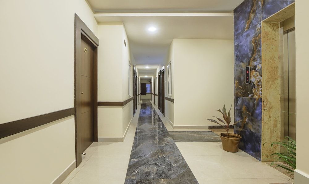 undefined Treebo Naaz Royal 4