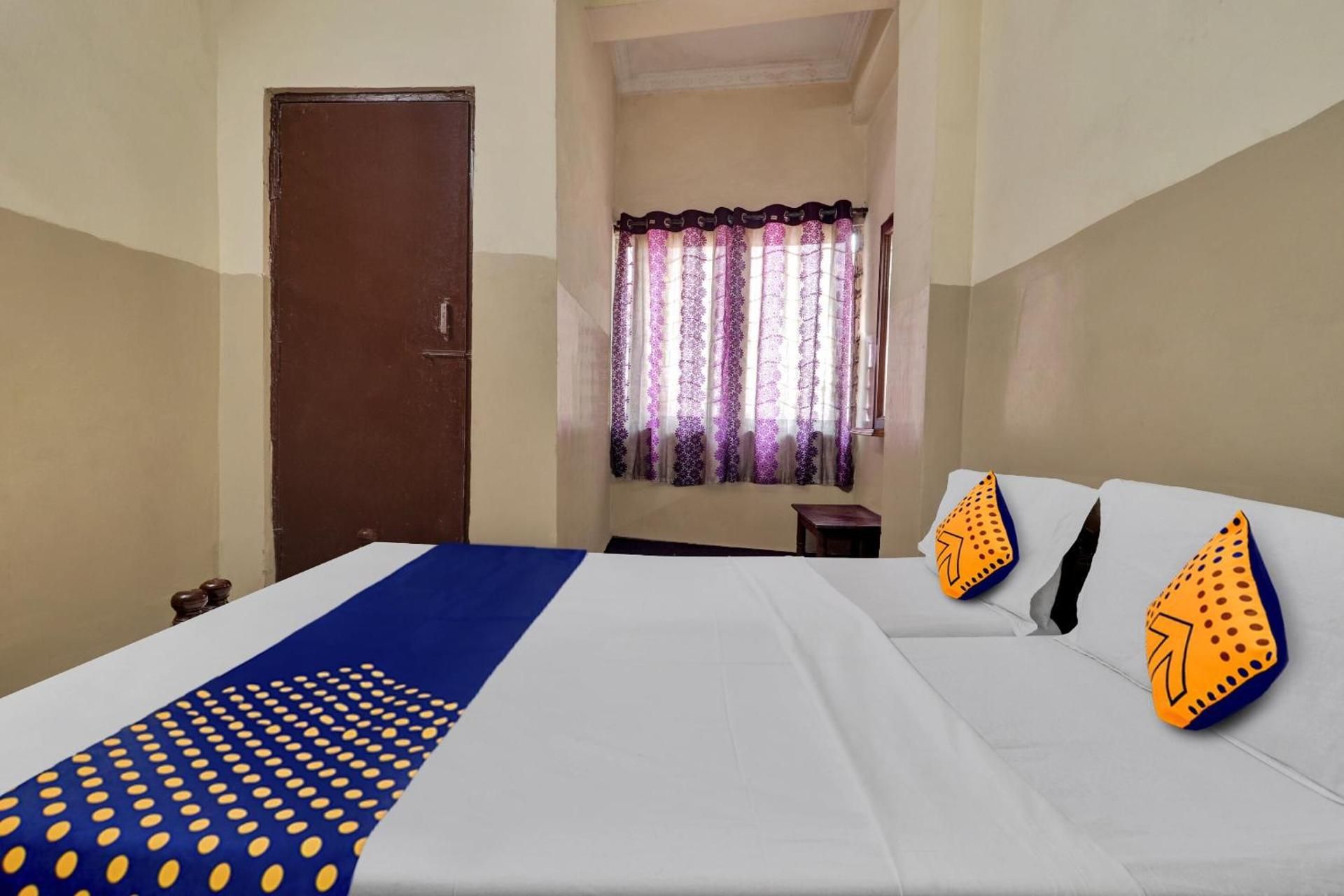 SPOT ON Room without Air Conditioning