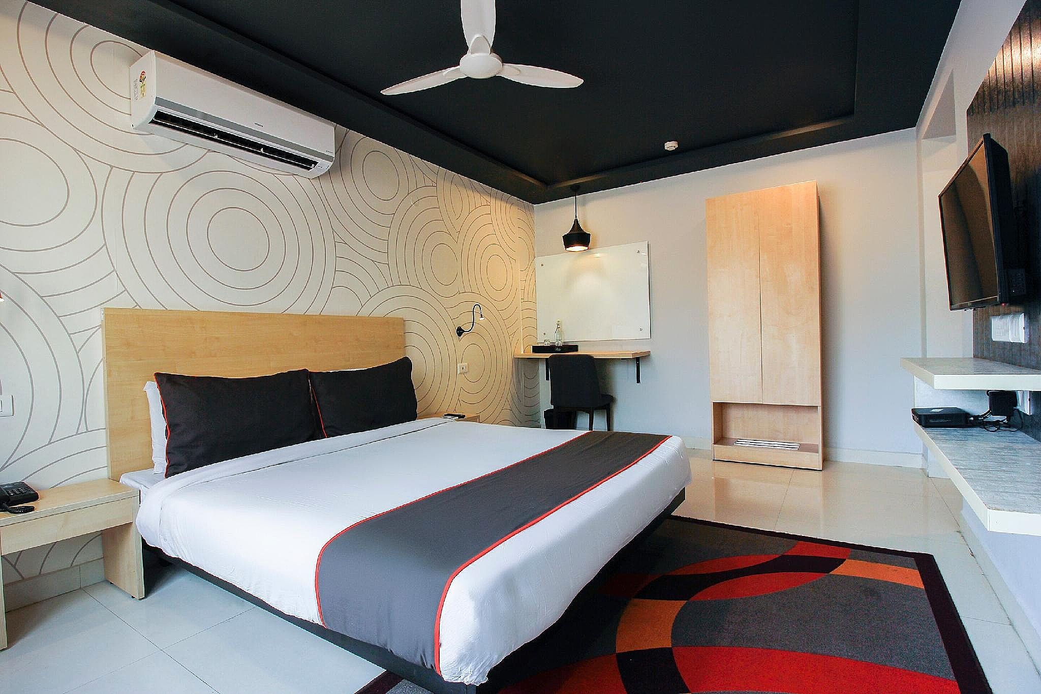 Super Townhouse HiTech city Hyderabad Classic