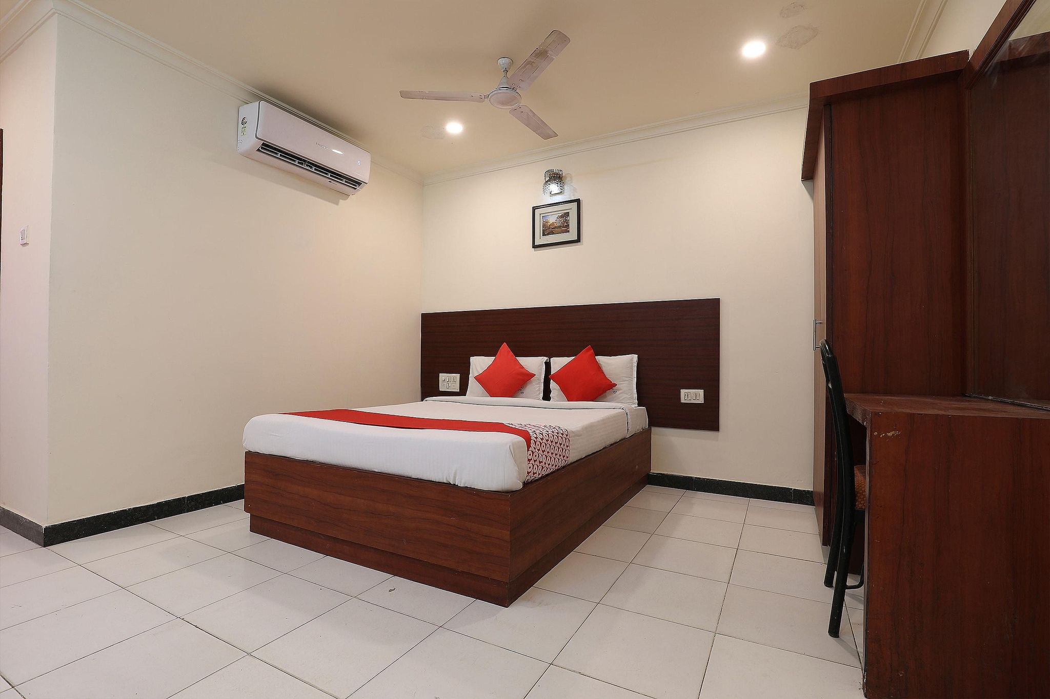 Hotel O Vaishnavi Park Classic Room 10