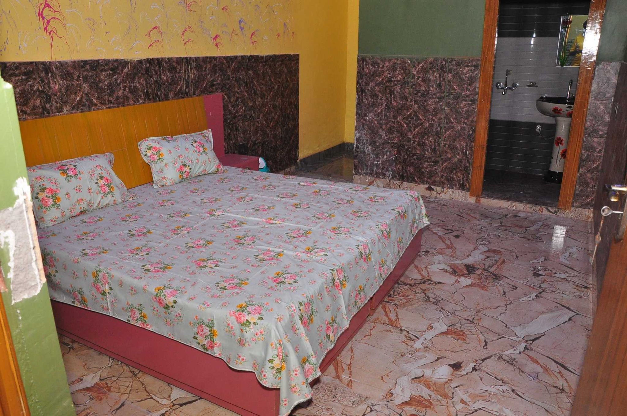 Hotel O Grand Classic 13