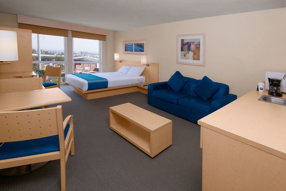 City Express by Marriott Villahermosa Suite, 1 Queen Bed with Sofa bed, Non Smoking