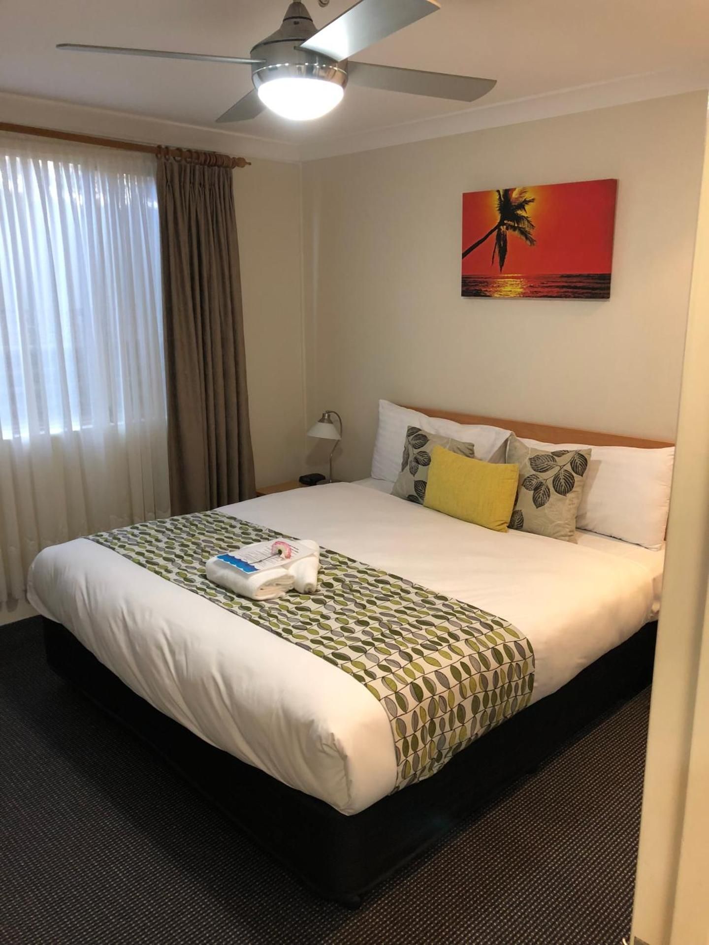Deluxe One-Bedroom Apartment with Balcony 