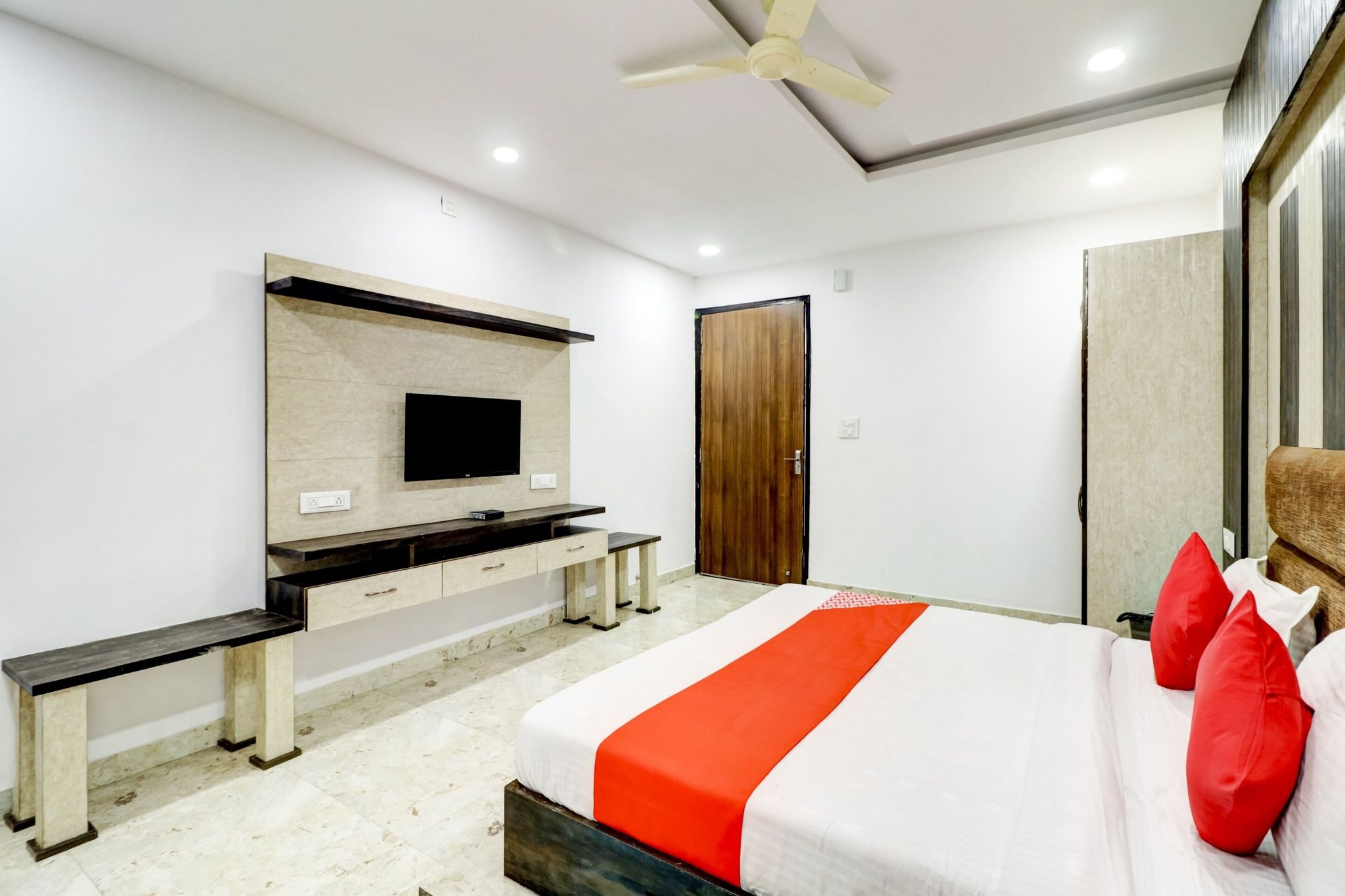 Hotel O by OYO Ratan Pacific Hotel And Party Hall Classic Room 9