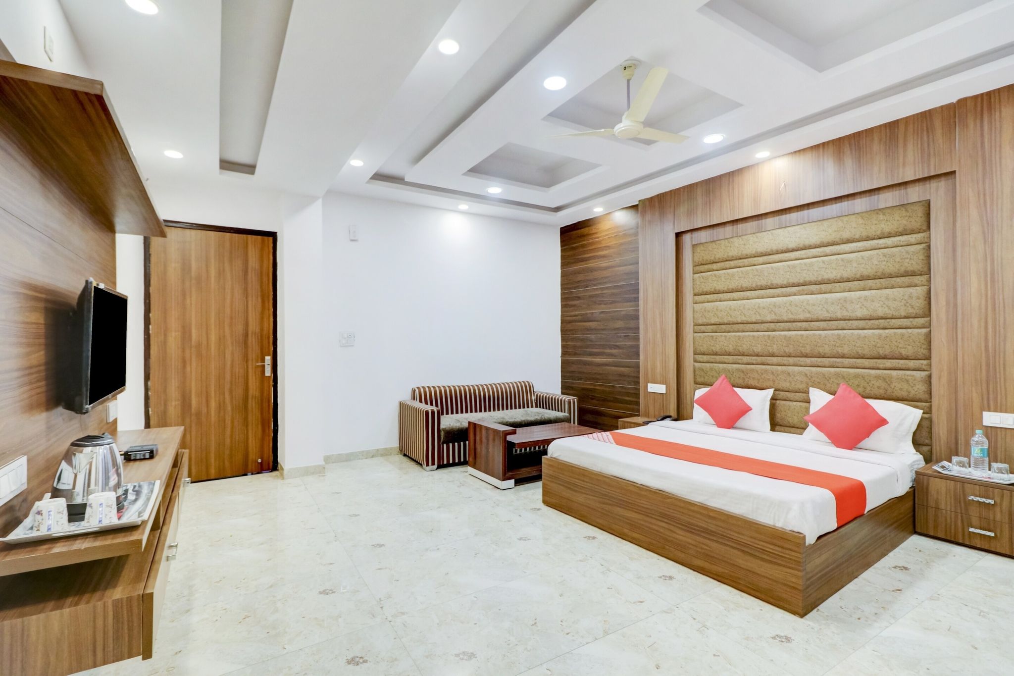 Hotel O by OYO Ratan Pacific Hotel And Party Hall Classic Room 12