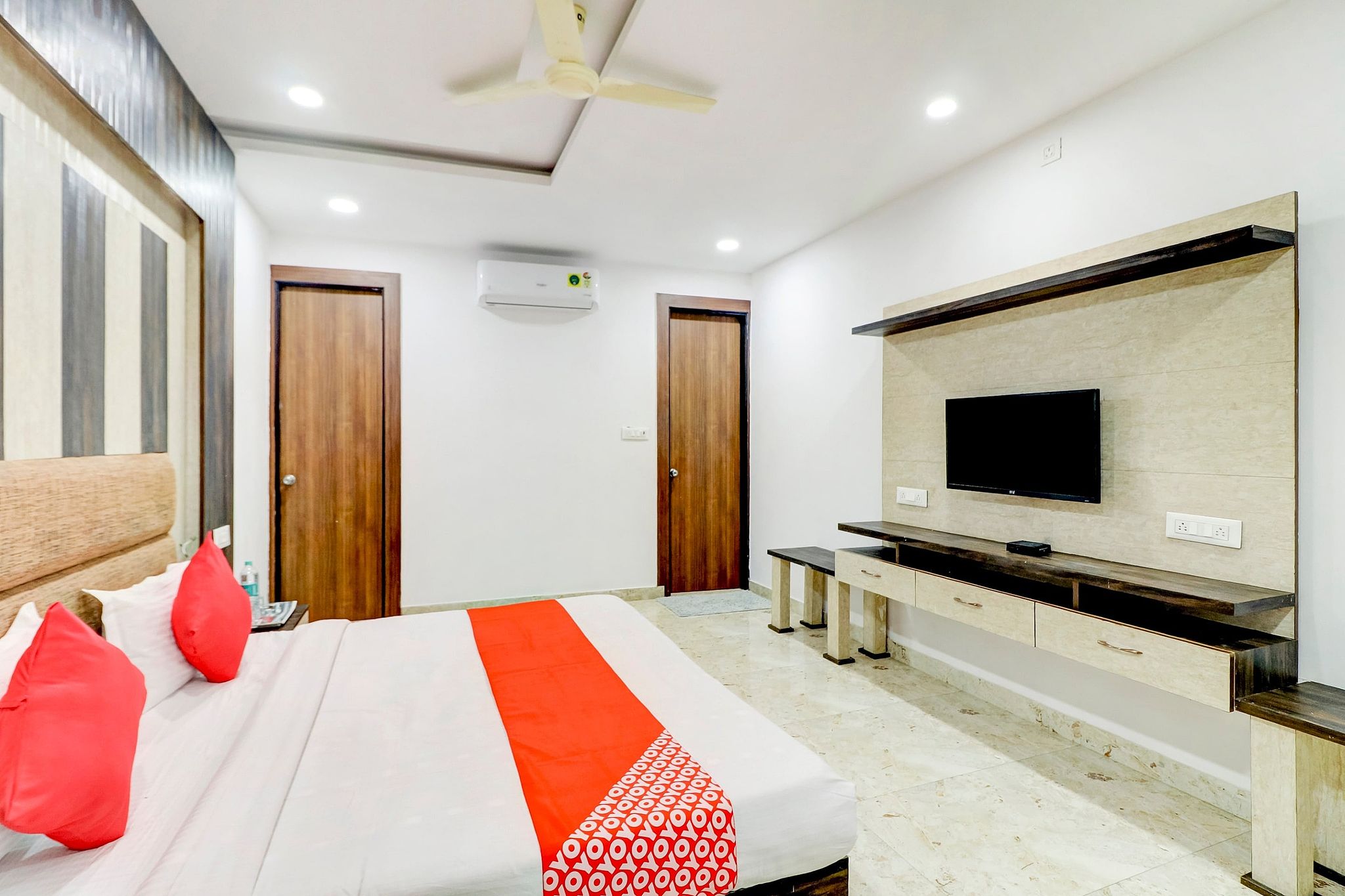 Hotel O by OYO Ratan Pacific Hotel And Party Hall Classic Room 18