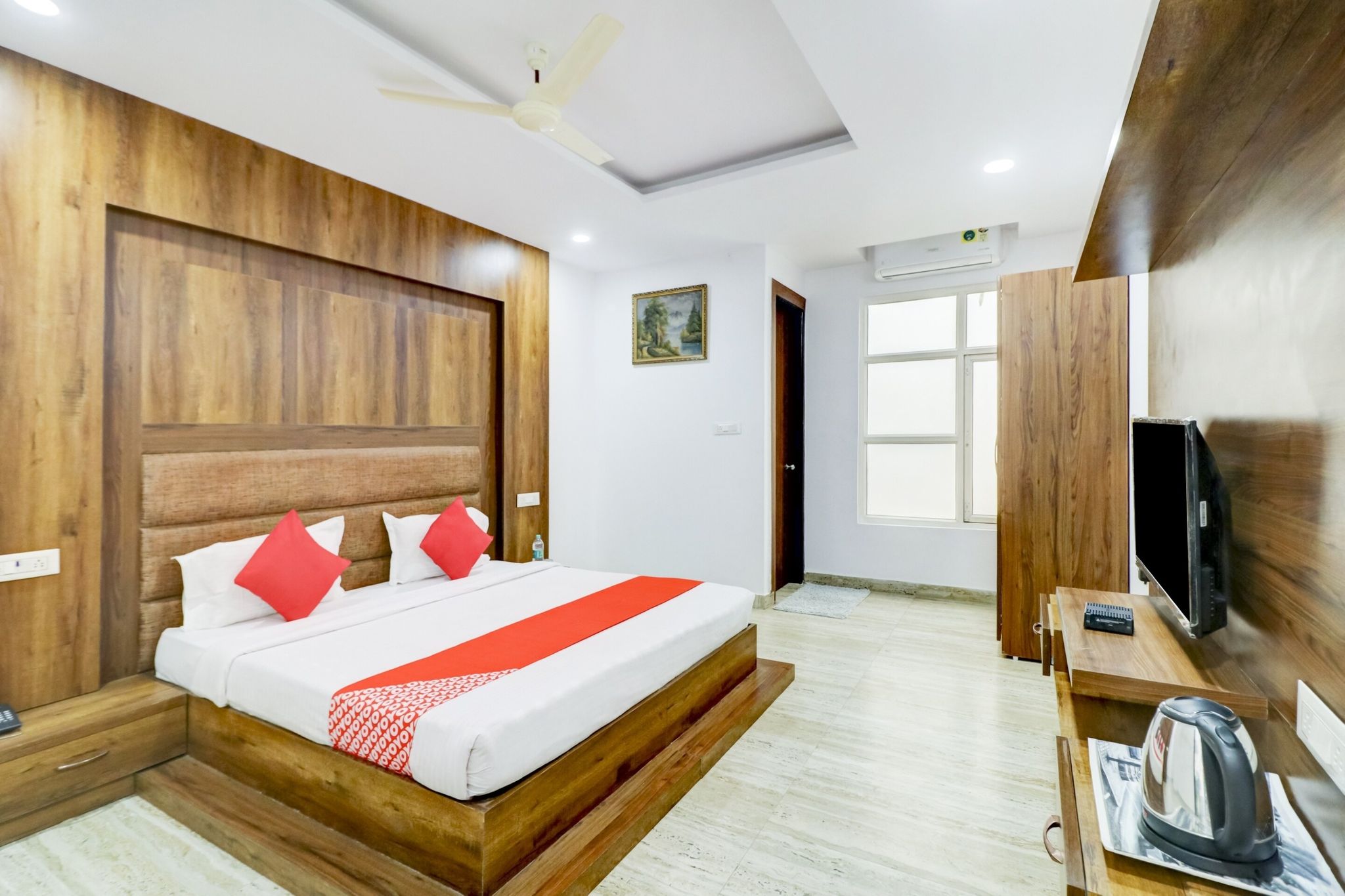 Hotel O by OYO Ratan Pacific Hotel And Party Hall Classic Room 8