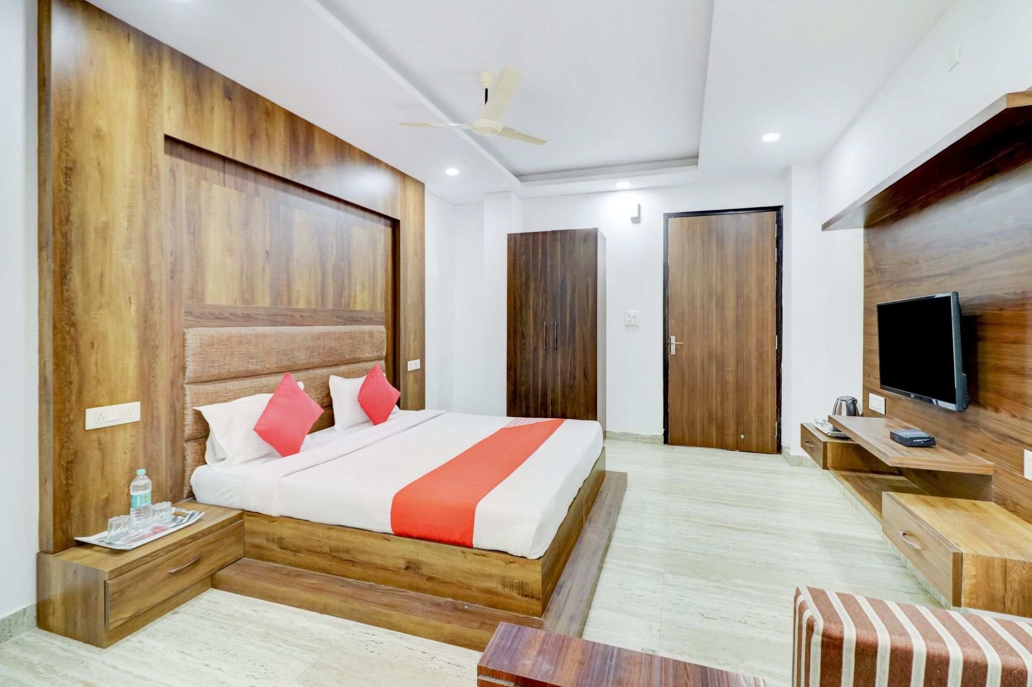 Hotel O by OYO Ratan Pacific Hotel And Party Hall Classic Room 14