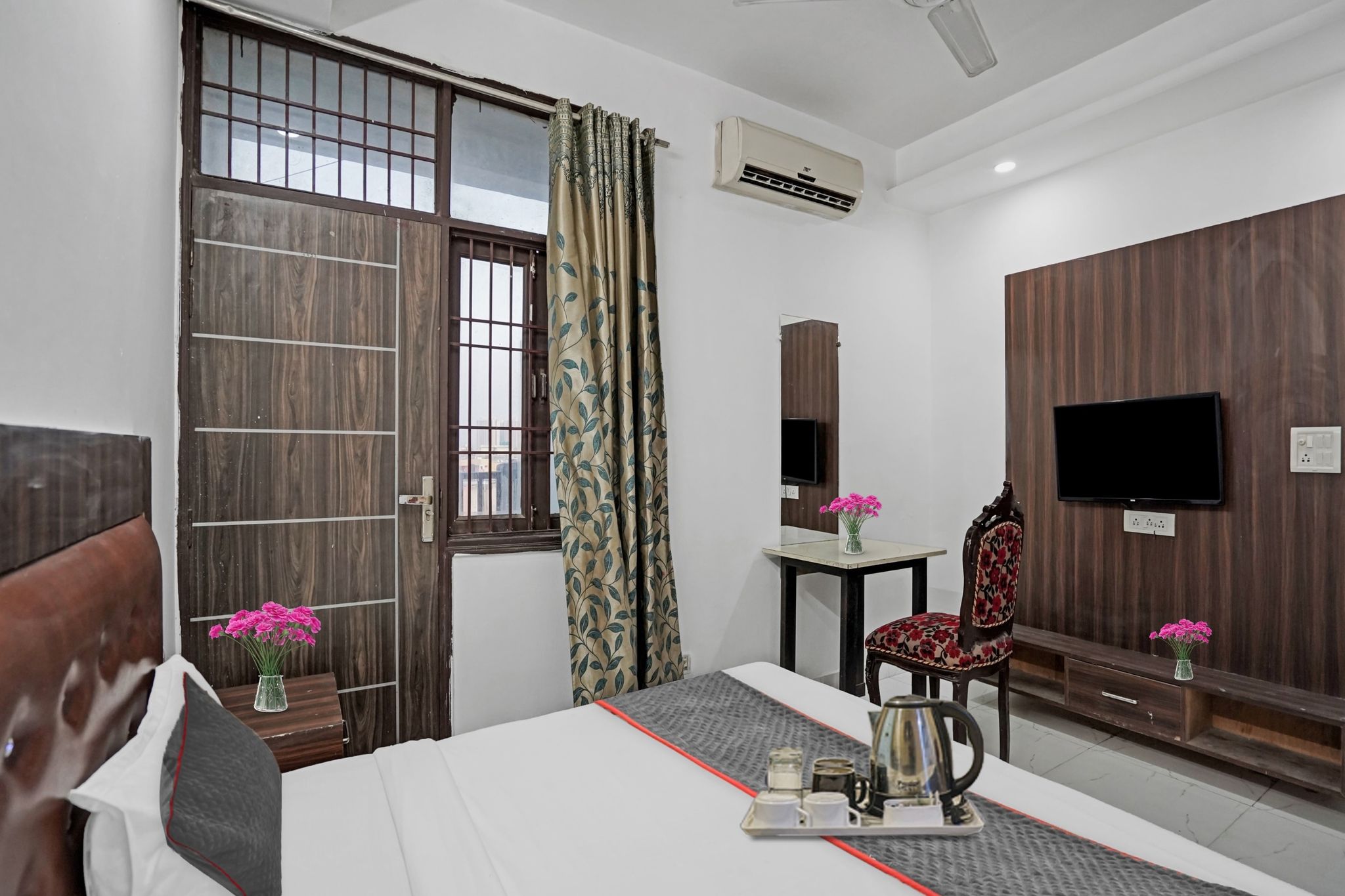 Signature Hotel Noida-62 Classic 2