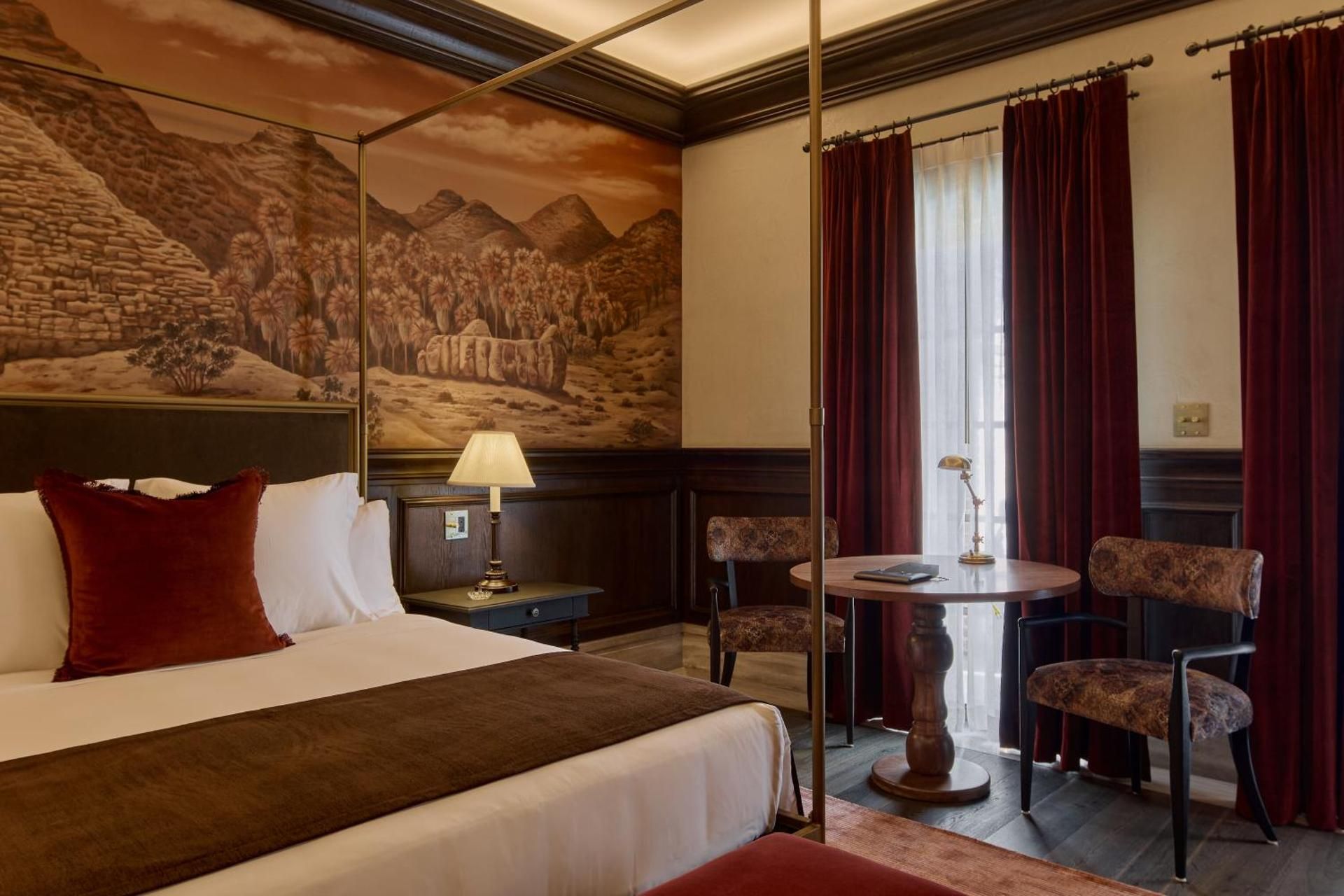Deluxe King Suite