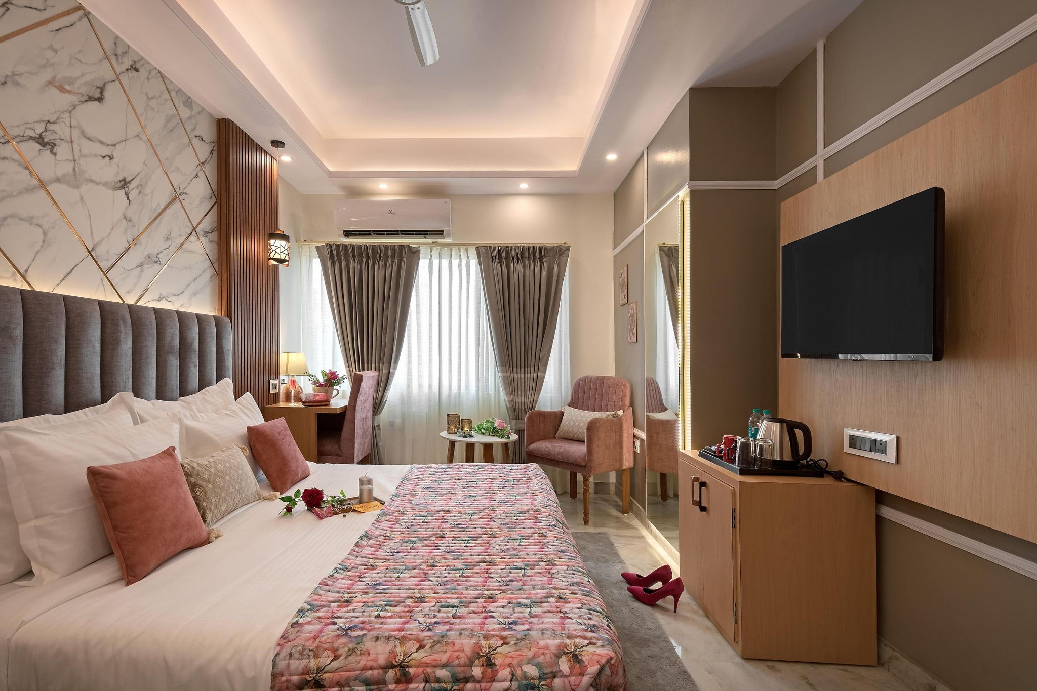 Premier room with European Style decor & City View