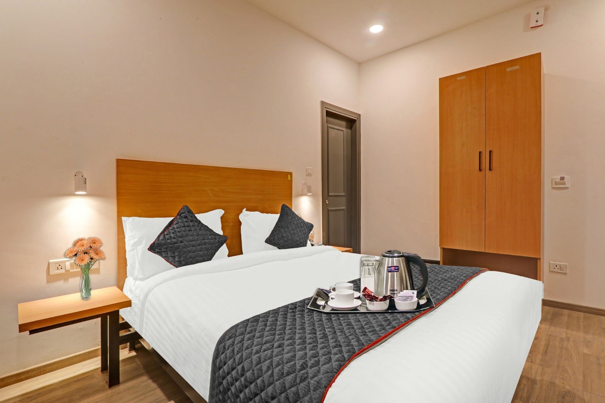 Super Townhouse Deva Road Lucknow Classic 16