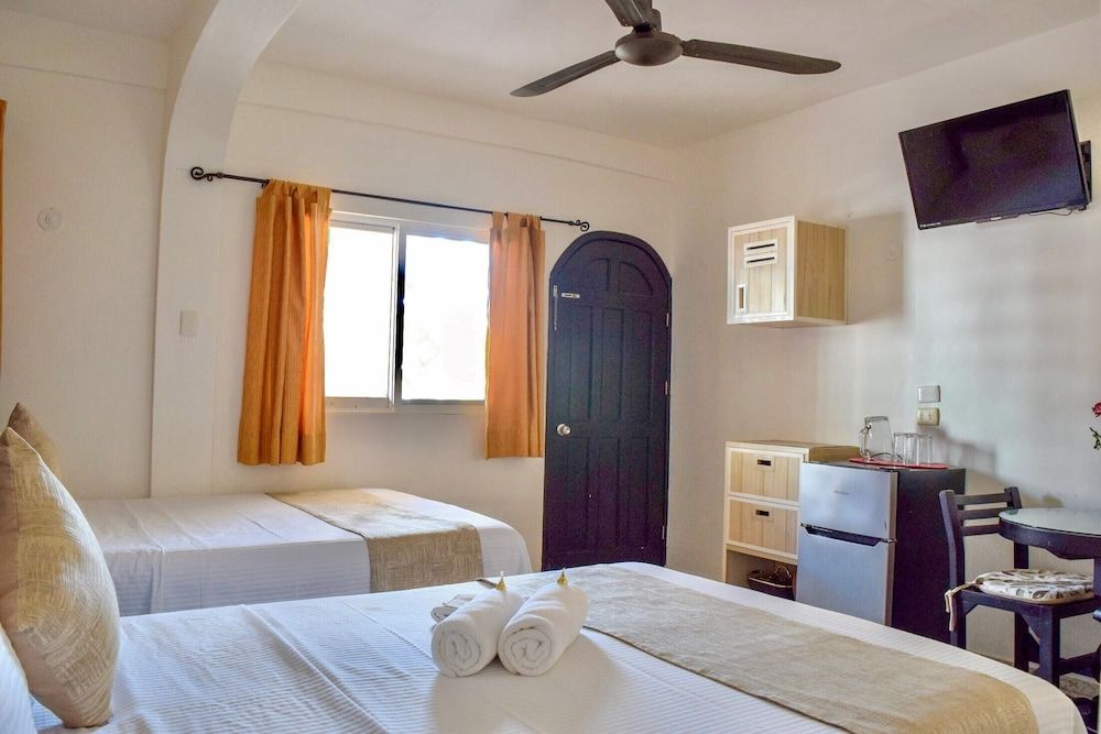 Hotel & Restaurant Bucaneros, Isla Mujeres Superior Room 4