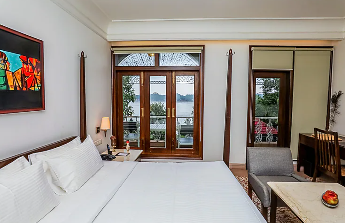 Ganga View Room With Private Balcony ( Clear View Namo Ghat)   