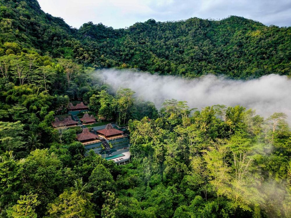 Villa Borobudur Resort Suite 4