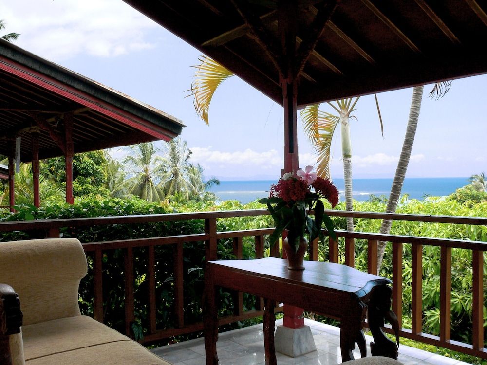 Puri Bunga Senggigi Suite 8