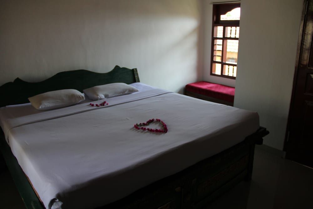 Puri Bunga Senggigi Deluxe Room 9
