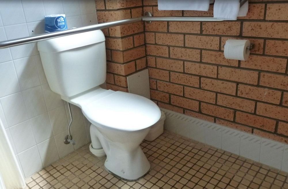 Royal Palms Motor Inn Standard Room, 1 Queen Bed, Accessible 5