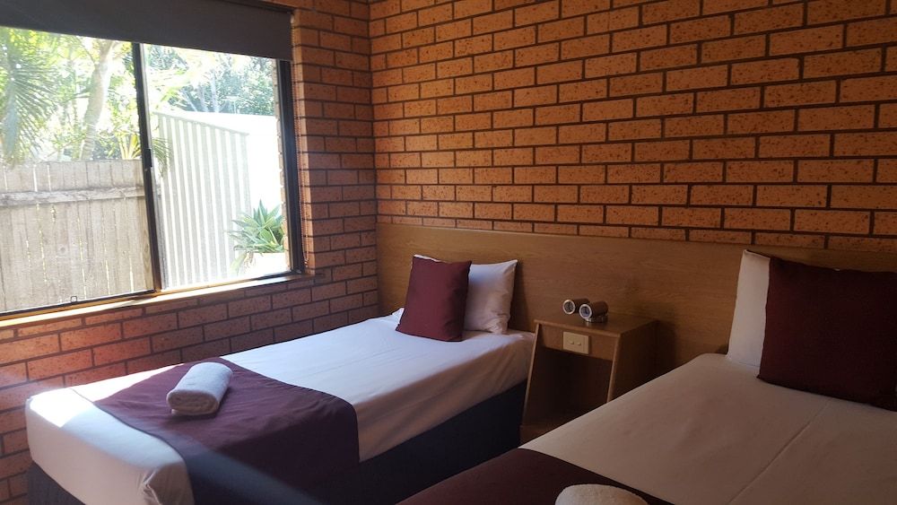 Royal Palms Motor Inn Suite, 2 Bedrooms 7