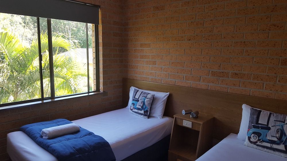 Royal Palms Motor Inn Suite, 2 Bedrooms 5