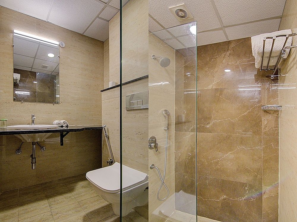 Treebo Torque Deluxe Double Room 2