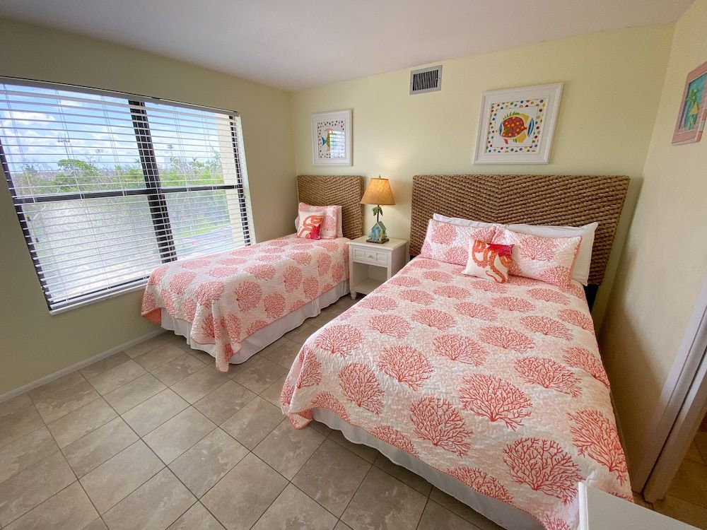 Standard Condo, 2 Bedrooms, 2 Bathrooms (waterfront)