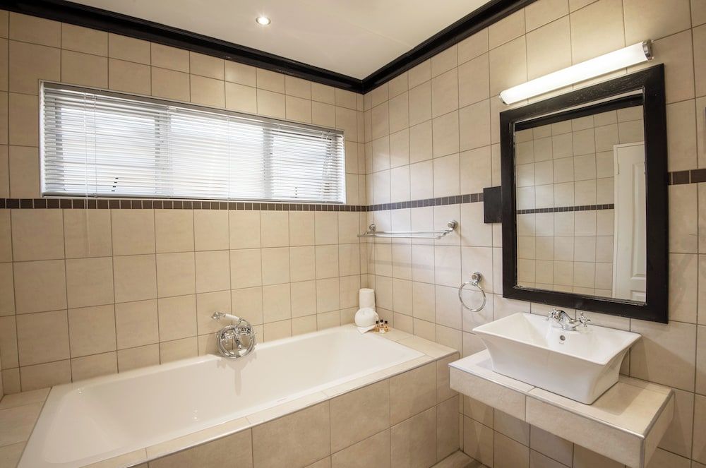 Arebbusch Travel Lodge Luxury Double Room, 1 Queen Bed, Garden View 4