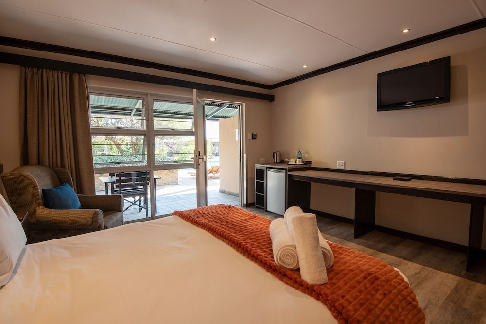 Arebbusch Travel Lodge Luxury Double Room, 1 Queen Bed, Pool View 2
