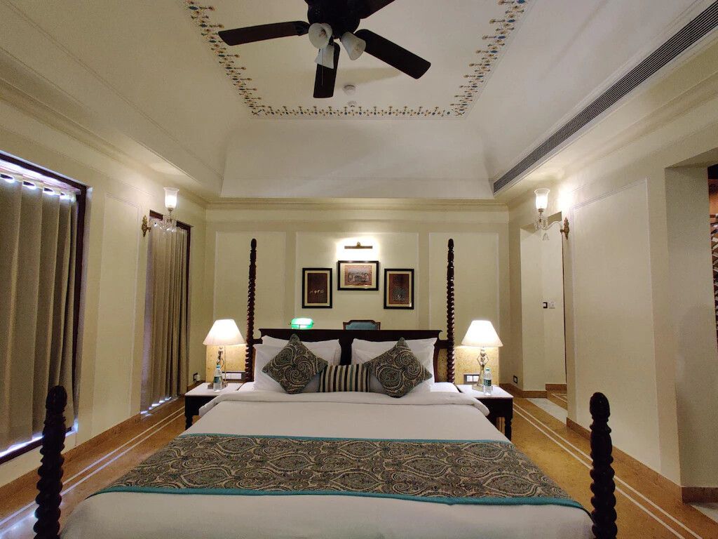 The Woods Retreat Octagon Mountain View Luxury Cottage 4