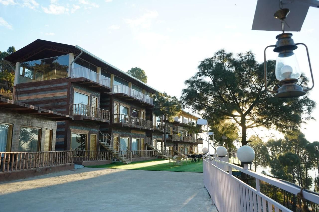 undefined Hamilton Palace 6