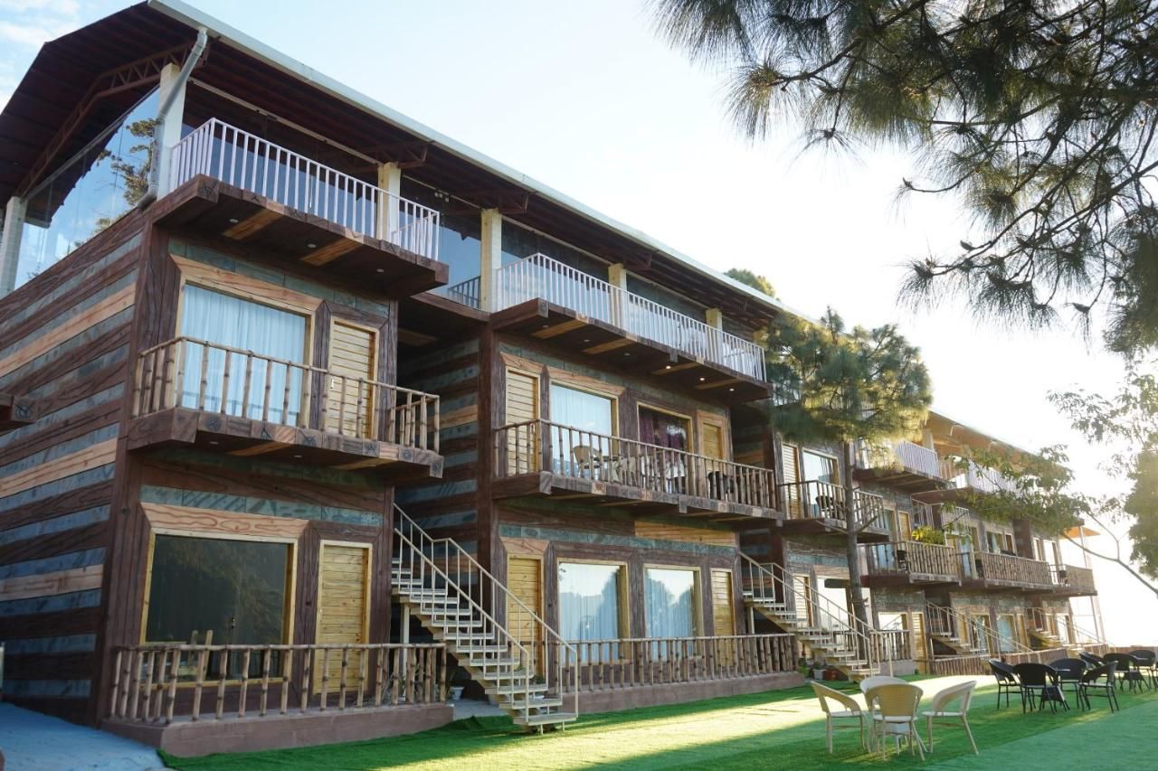 undefined Hamilton Palace 9