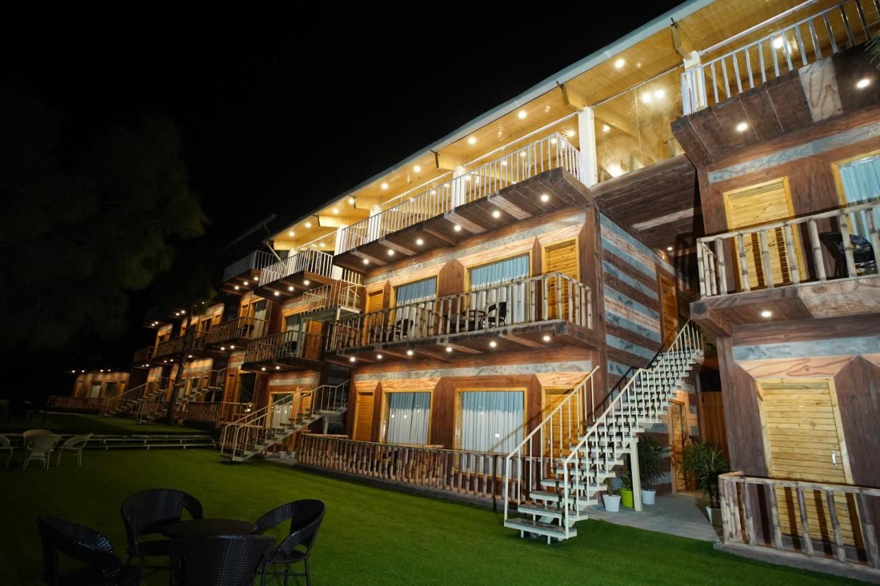 undefined Hamilton Palace