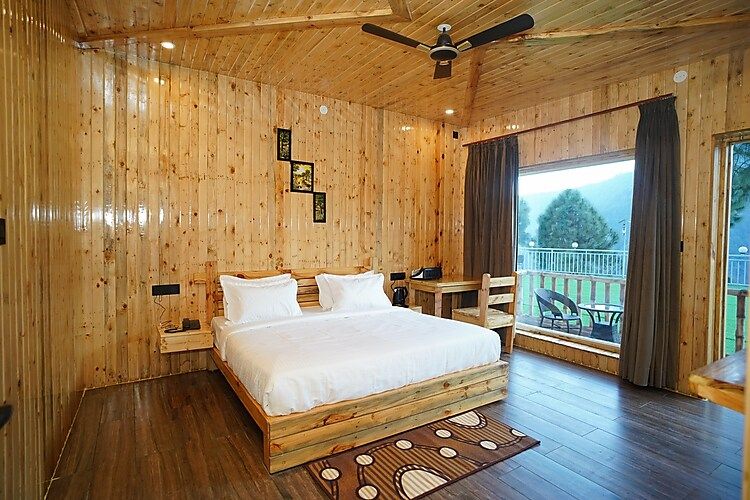 Hamilton Palace Deluxe Room 2