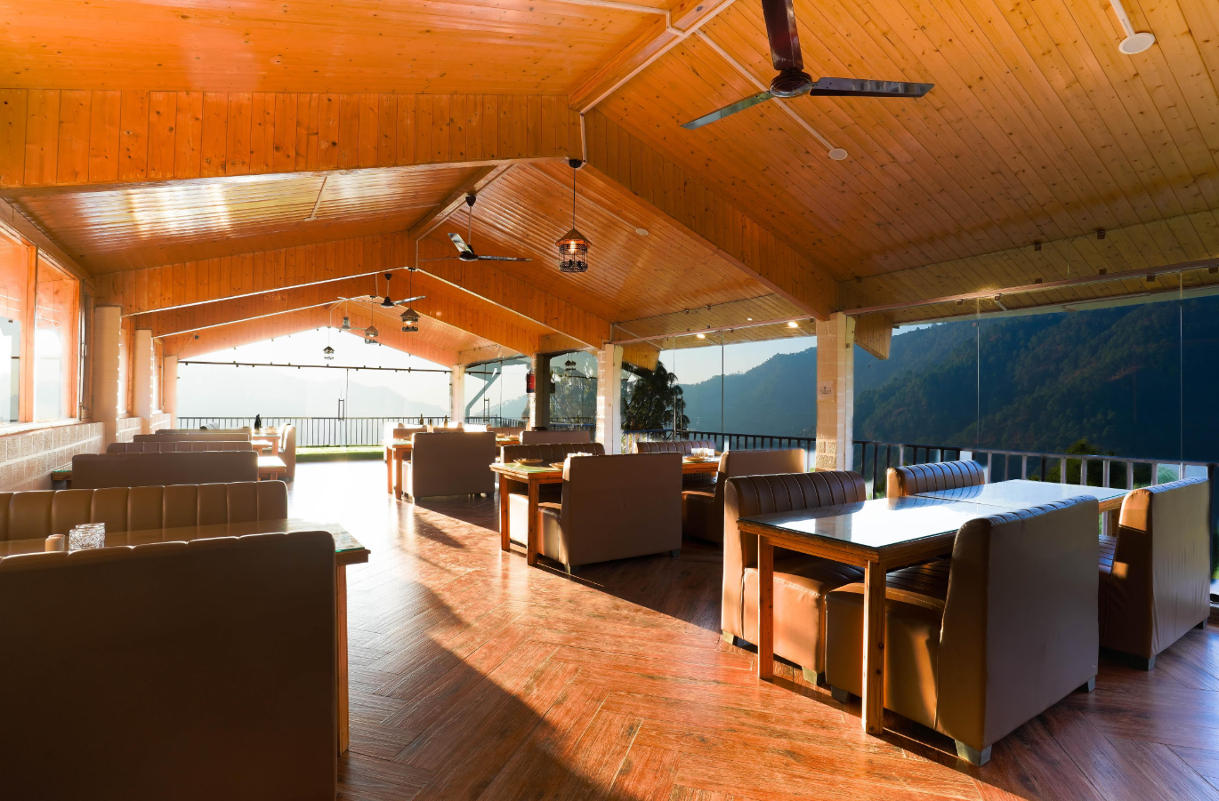 undefined Hamilton Palace 3