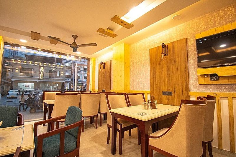 Food & Dining