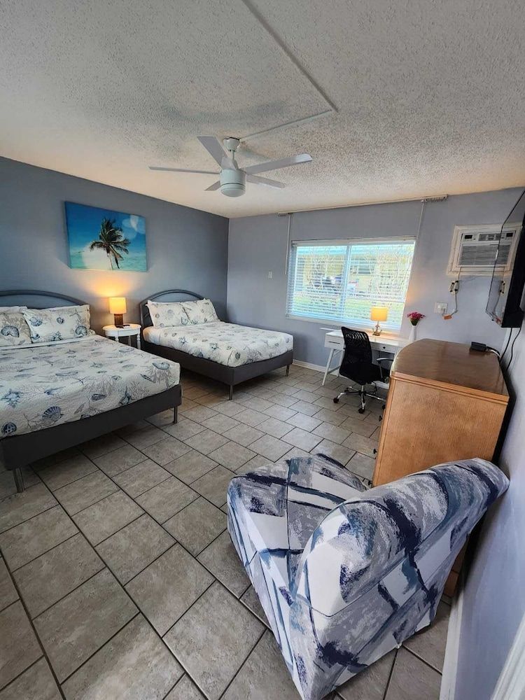 Standard Two Double Beds Studio