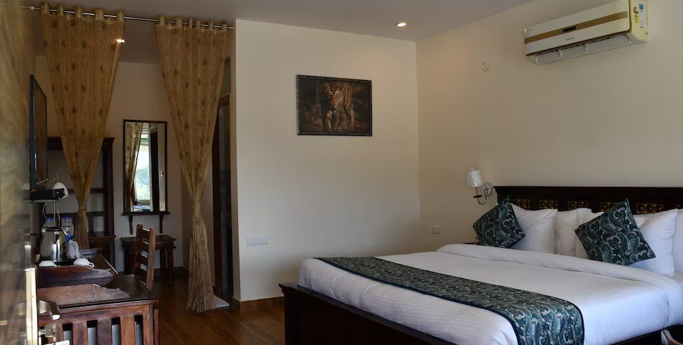 Prime Neelkanth Forest Retreat King Lake View Rooms 3