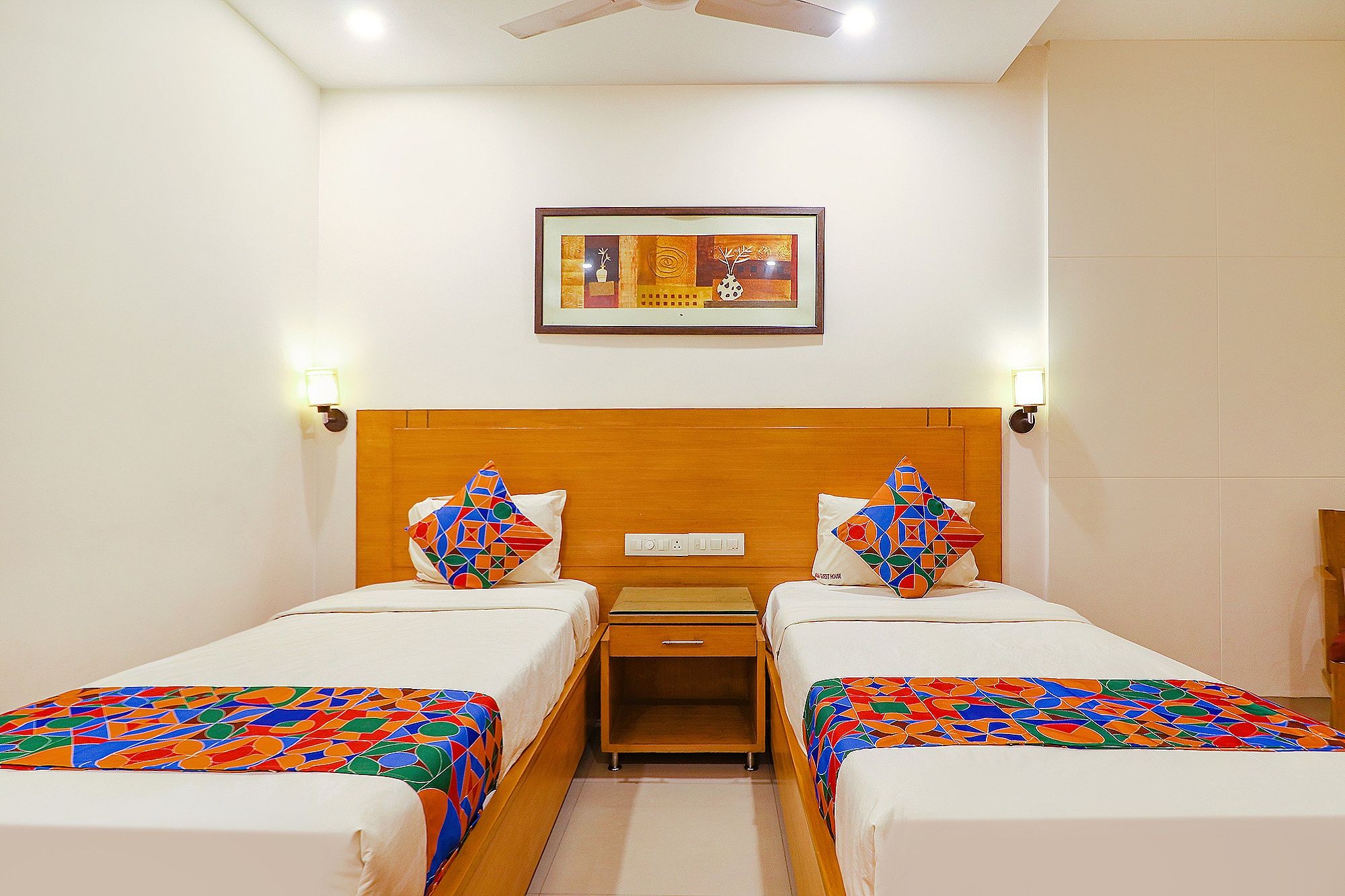 FabHotel A& M - Banjara Hills - Near LV Prasad Institute(Jubliee Hills) Deluxe Room 4