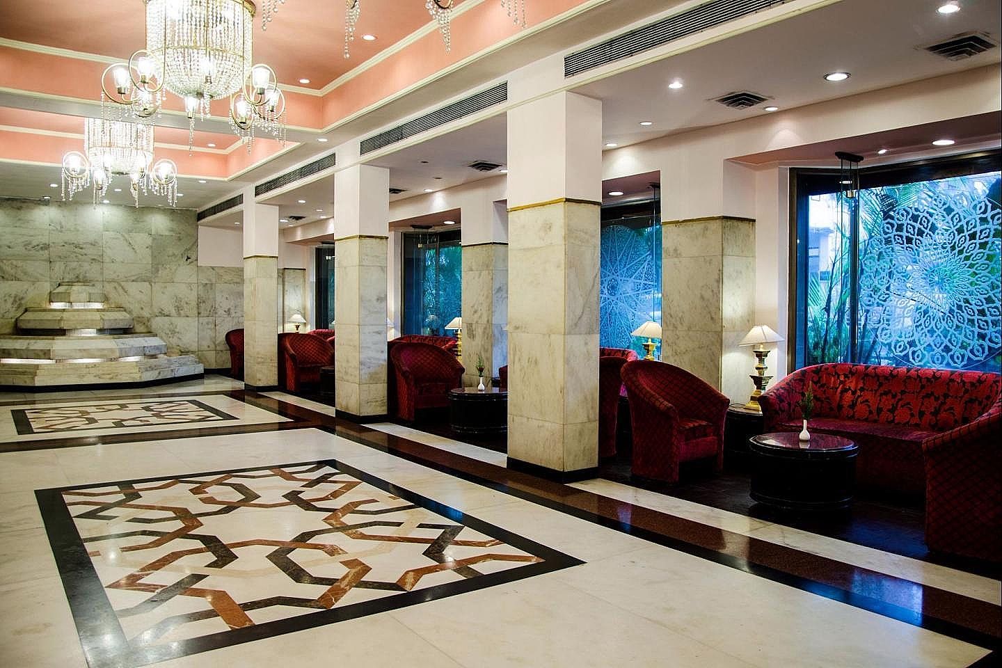 undefined Tuli International 7