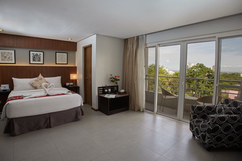 St. Mark Hotel Deluxe Room, 1 Queen Bed, Non Smoking, Balcony 3