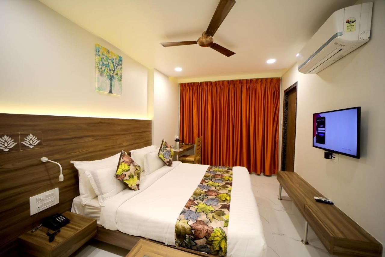 The RRA hotels Best Hotel Near Shrinathji Temple AC Executive Room 4