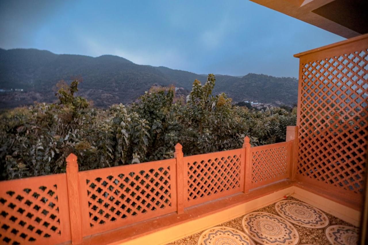 Chauhan Sheraton By Mansingh Group