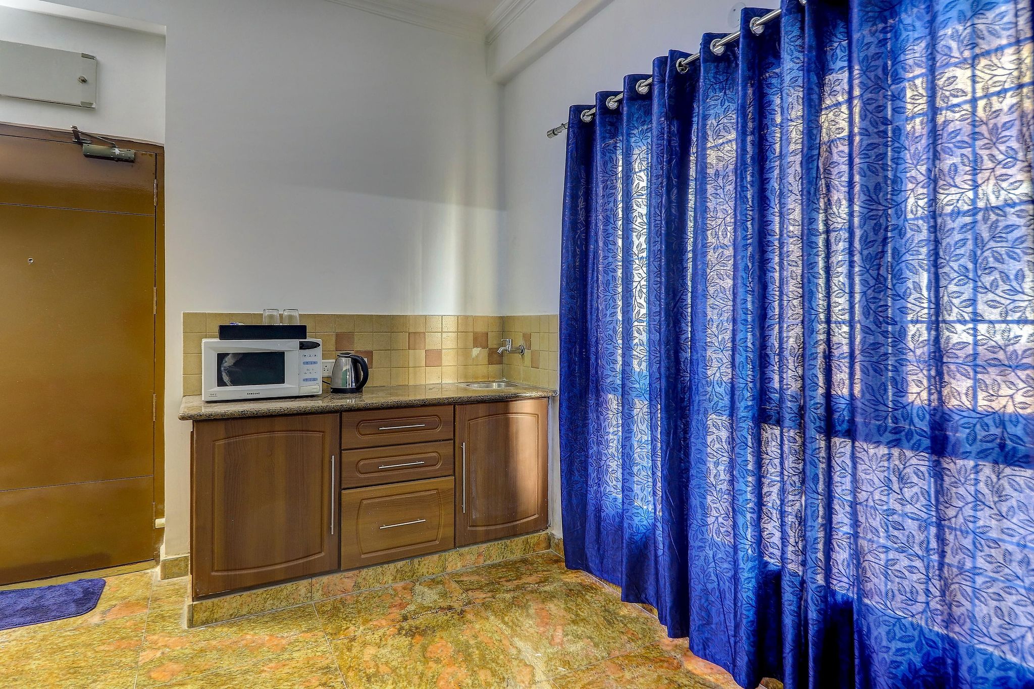 Suite Room with balcony - CP - SGL