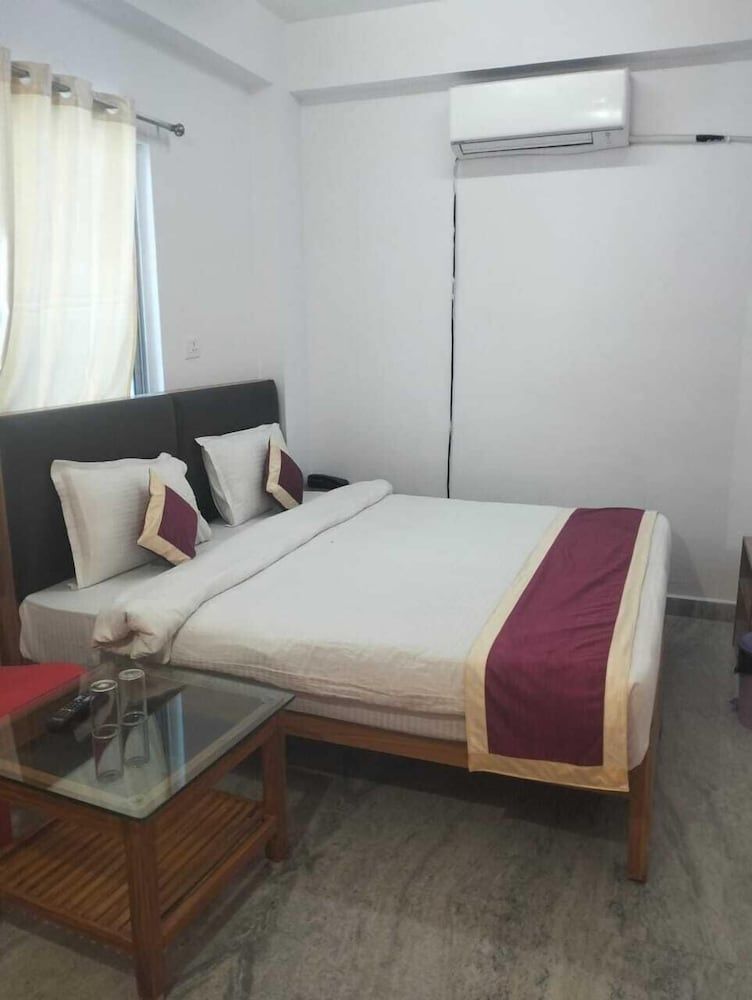 Hotel Rekha International