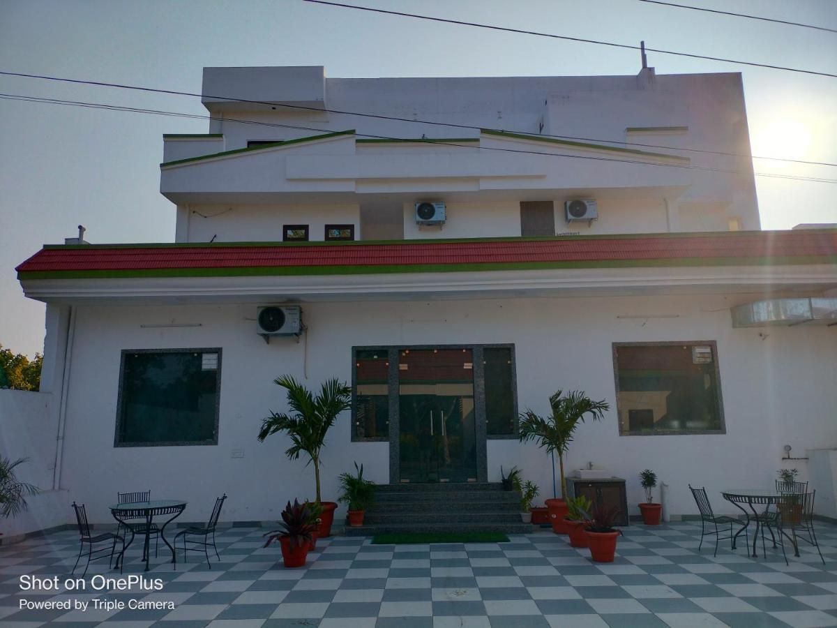 Hotel Exterior