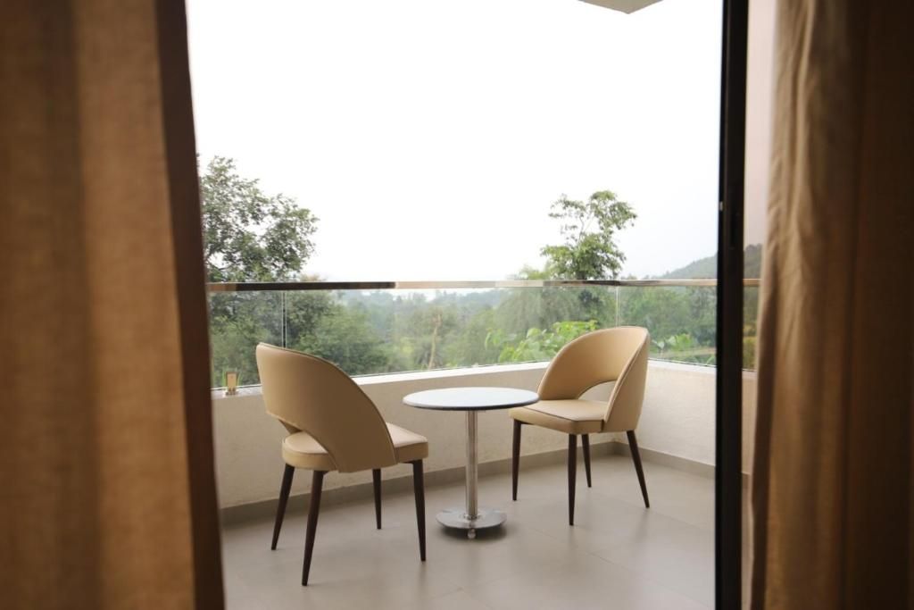 Executive Family Room with Balcony