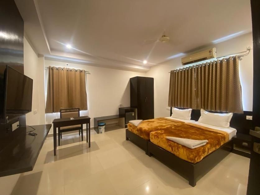 Deluxe Double or Twin Room