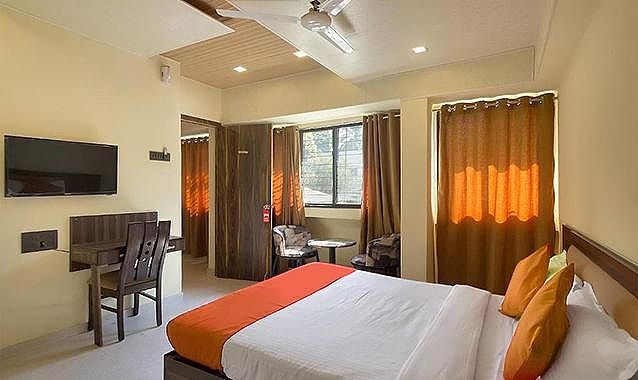 Fabexpress Gargi Executive Deluxe Room 2