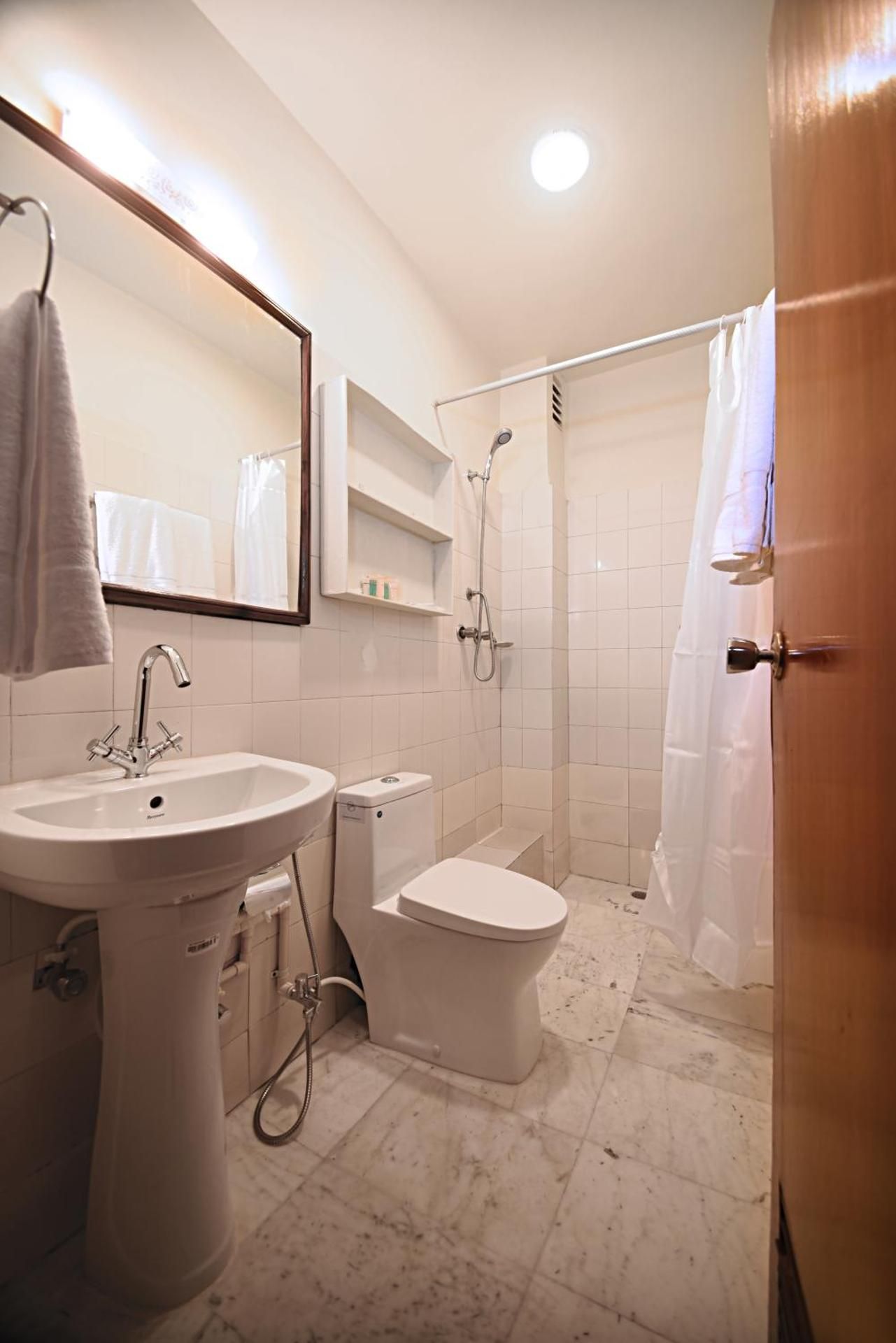 Nirvana Garden Hotel Deluxe 3