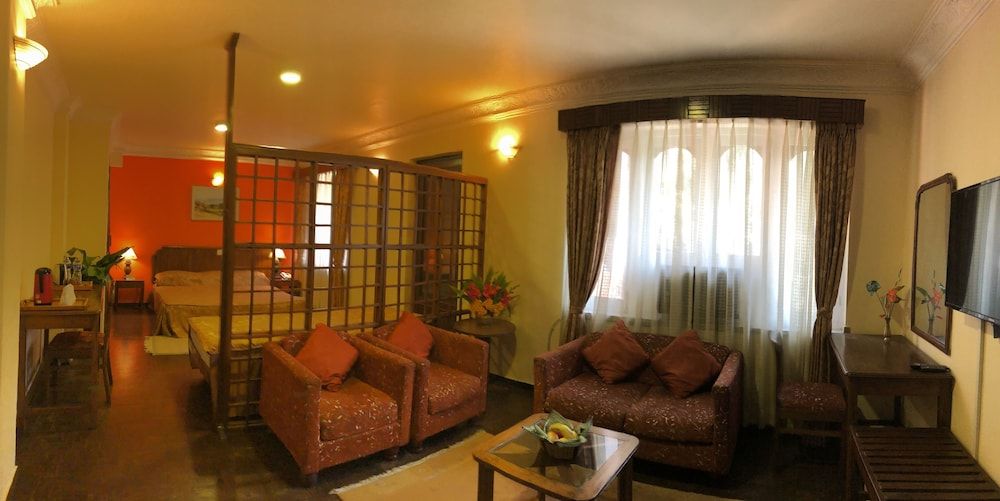 Nirvana Garden Hotel Deluxe Double Room 4